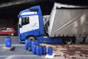 LKW blieb unter Bruecke haengen Koeln Ehrenfeld Innere Kanalstr Hornstr P181